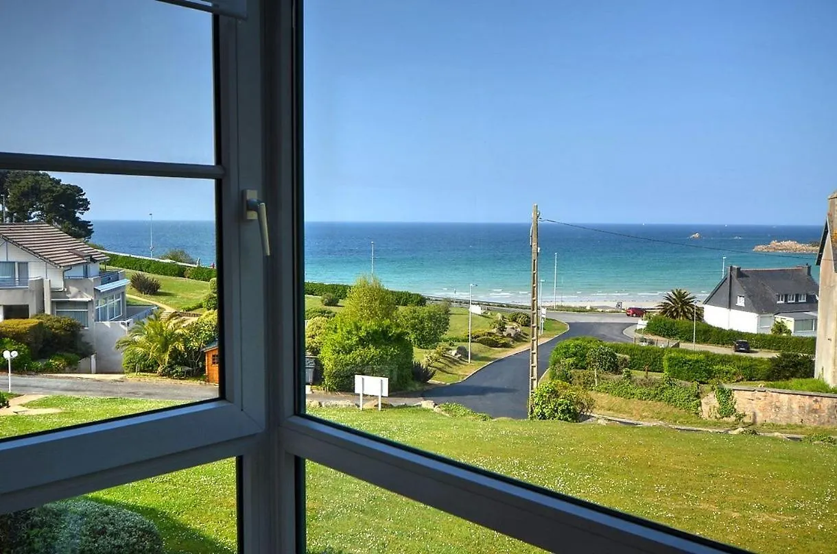 Jacuzzi Professionel Les Pieds Dans L'Eau Plage A 50 M Trevou-Treguignec Holiday home